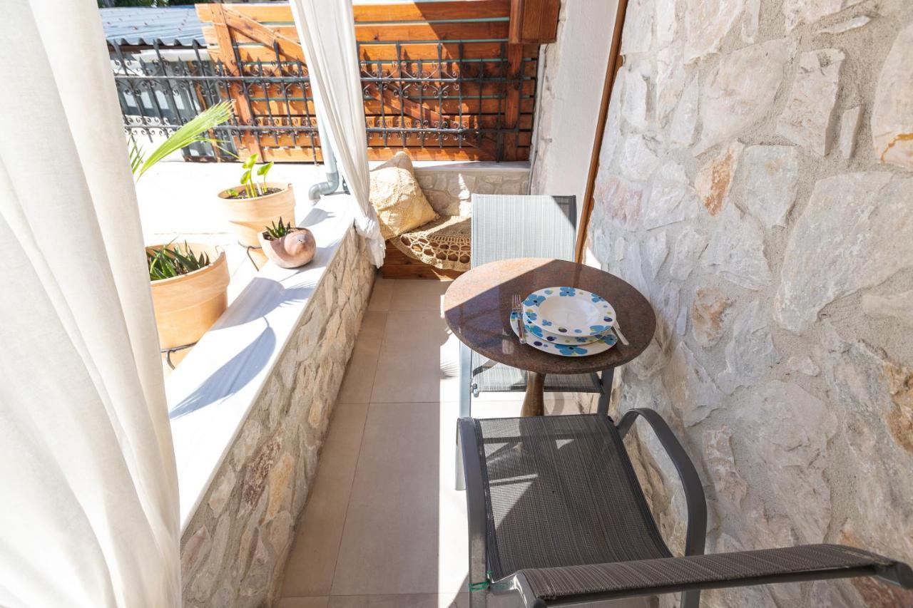 Nymphes House Pefkochori Villa Ngoại thất bức ảnh