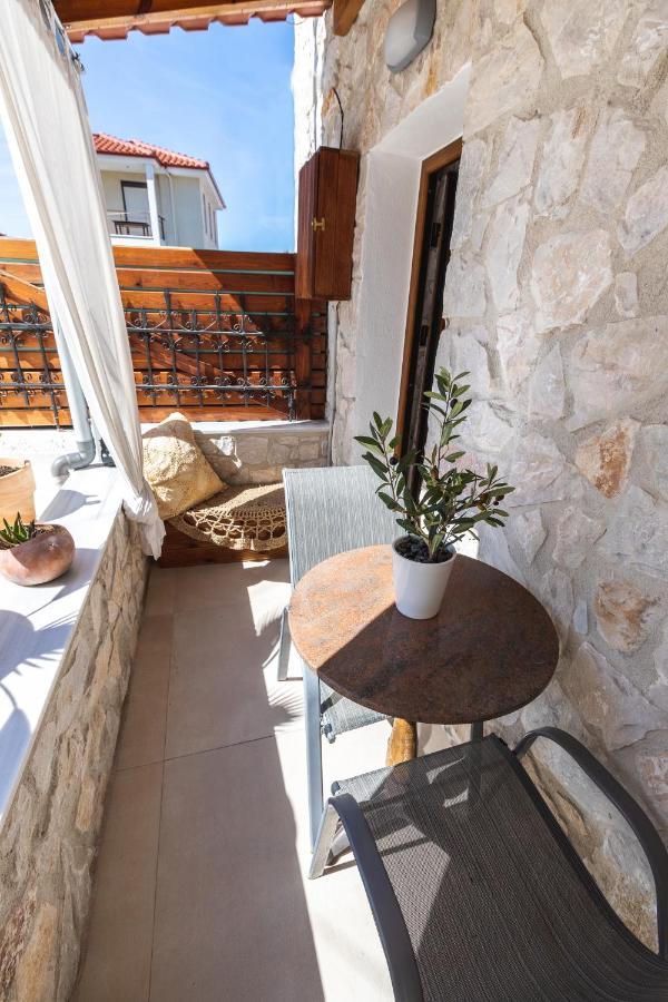 Nymphes House Pefkochori Villa Ngoại thất bức ảnh